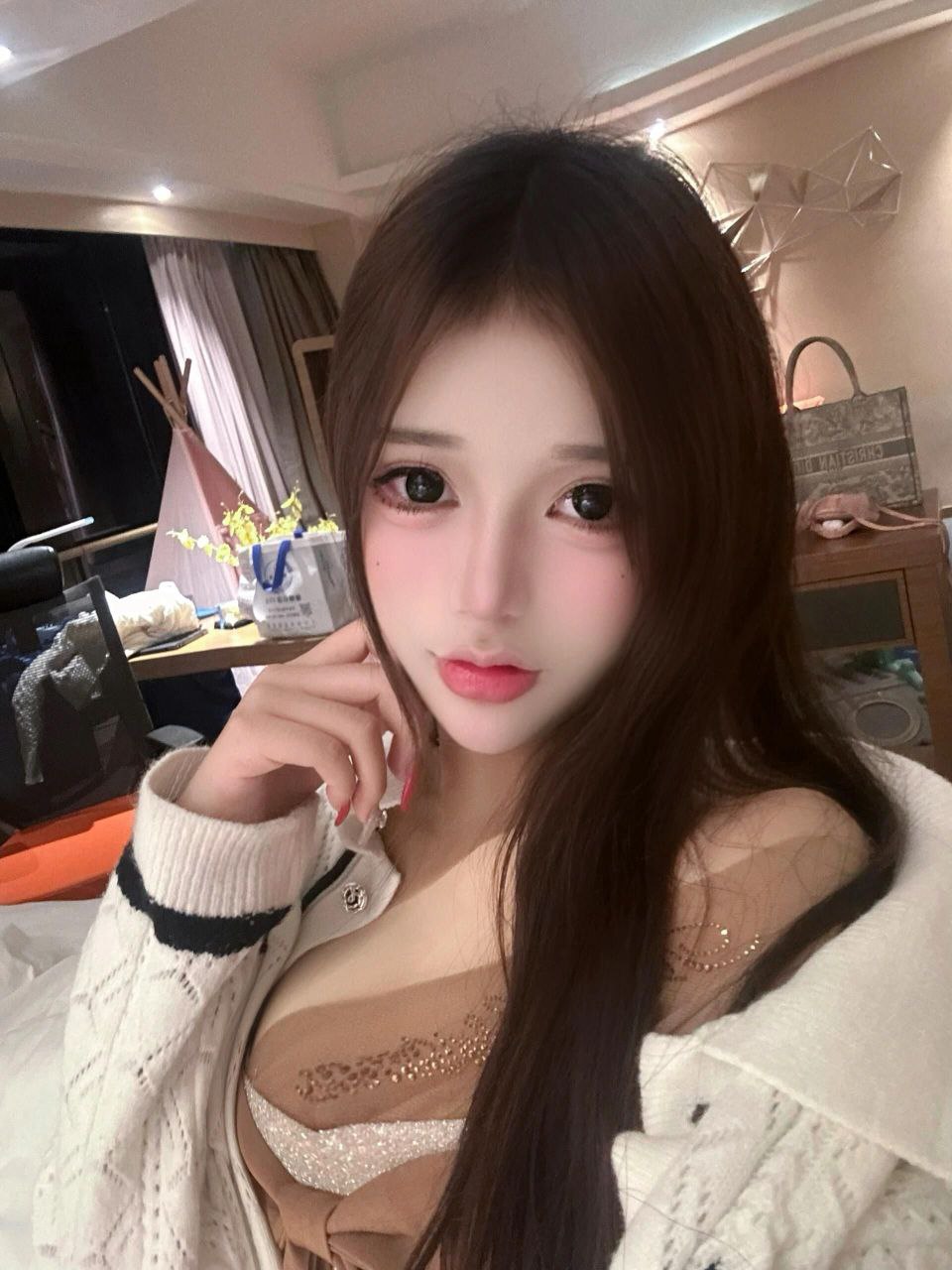 艺术学院在读生Zaya