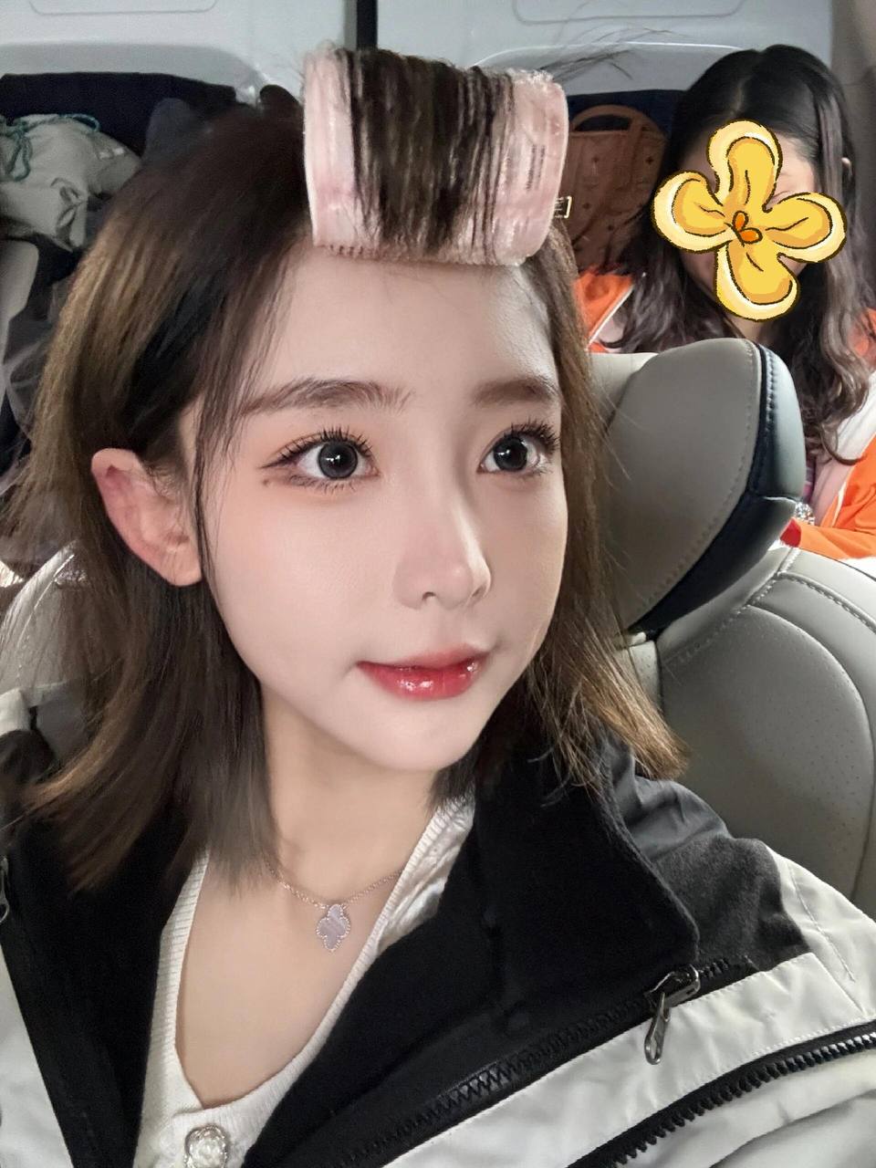 活泼短发辣妹Risa