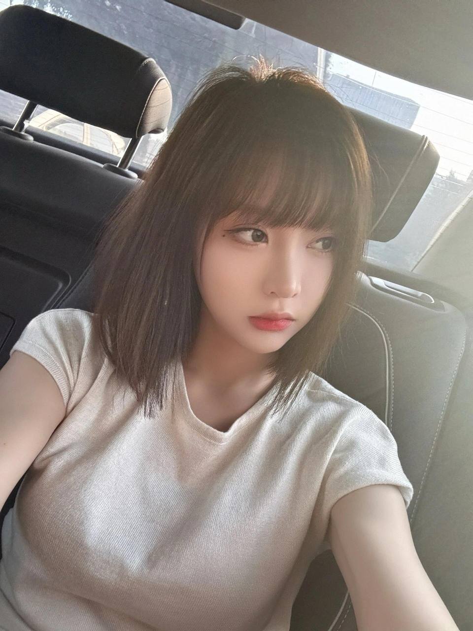 活泼短发辣妹Risa