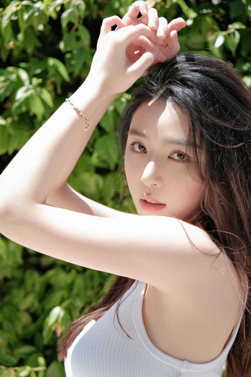广告模特依澜