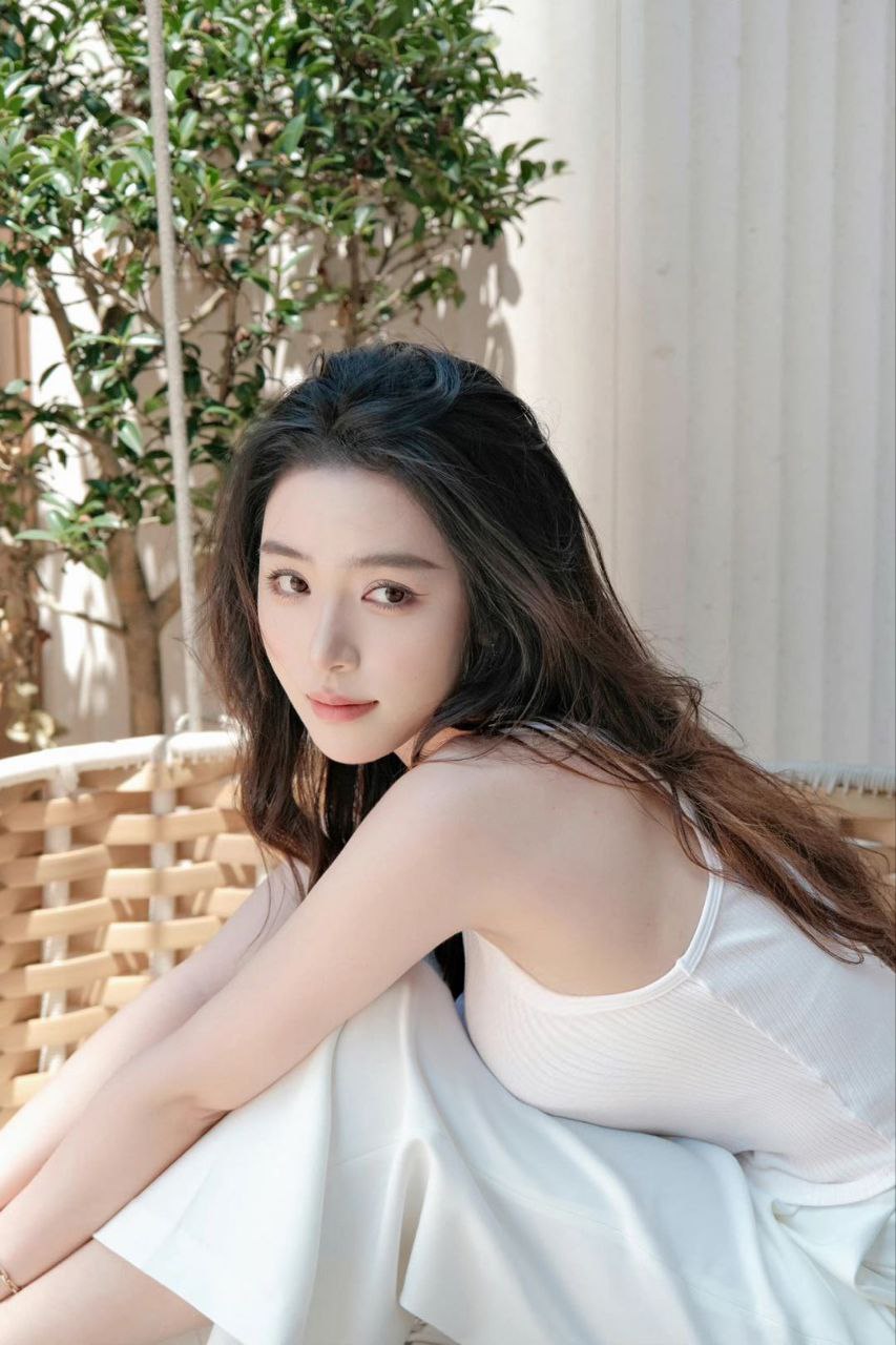 广告模特依澜