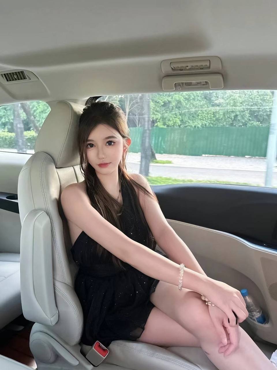 泳装美女蕾蕾