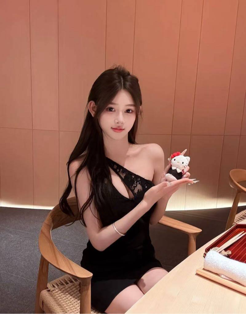 乖巧可人学妹Suri
