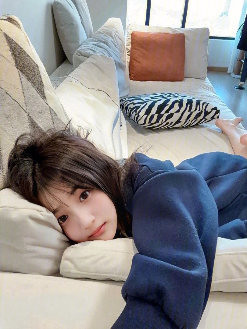 肤白貌美学妹佳沁