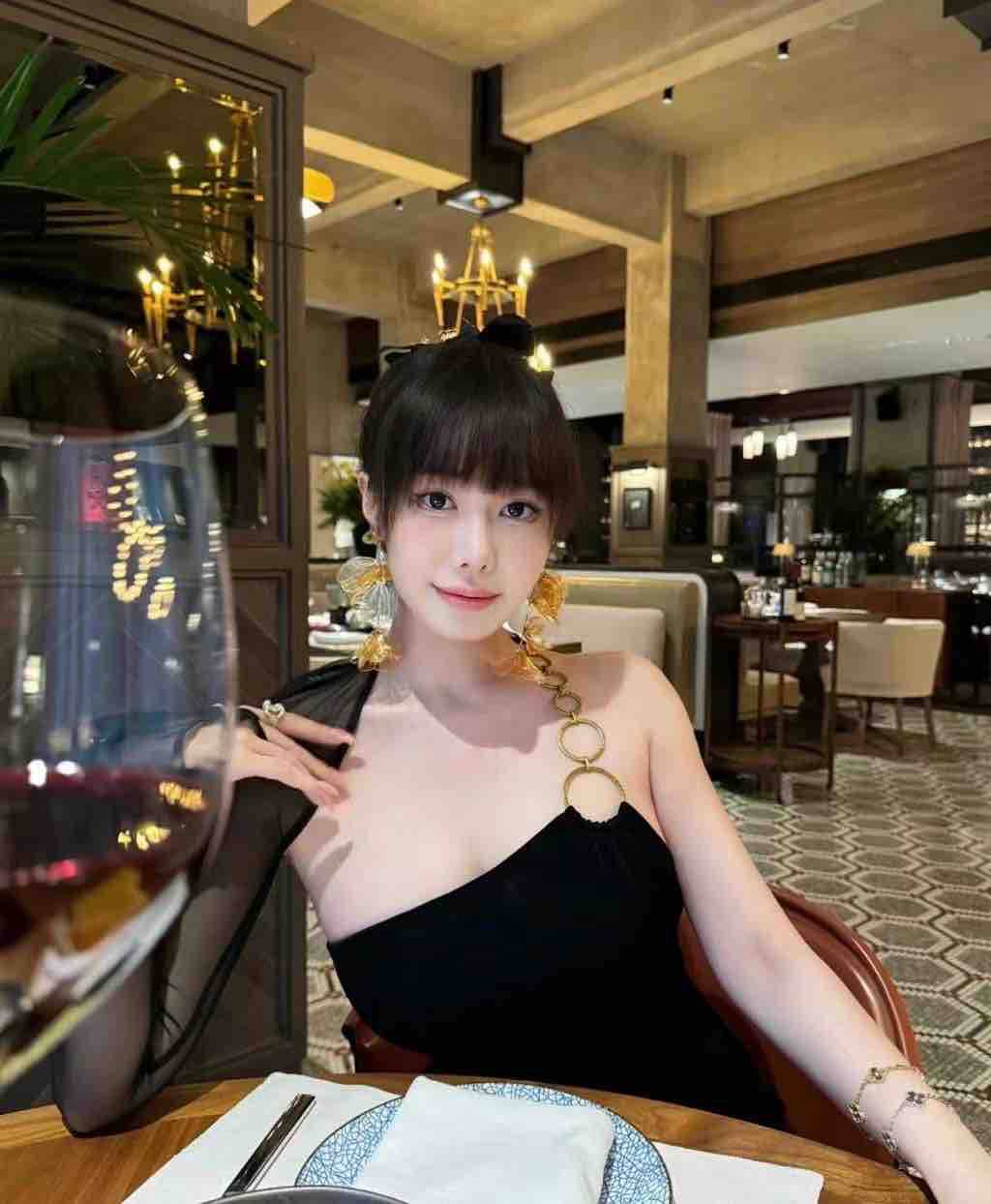 魔鬼身材模特Ziora