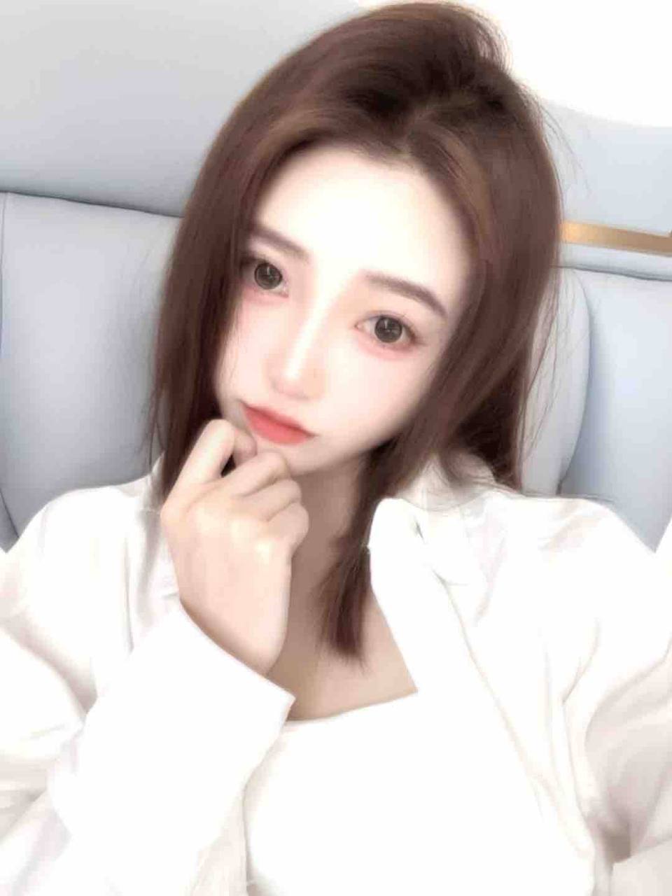 甜美学生妹Mavie