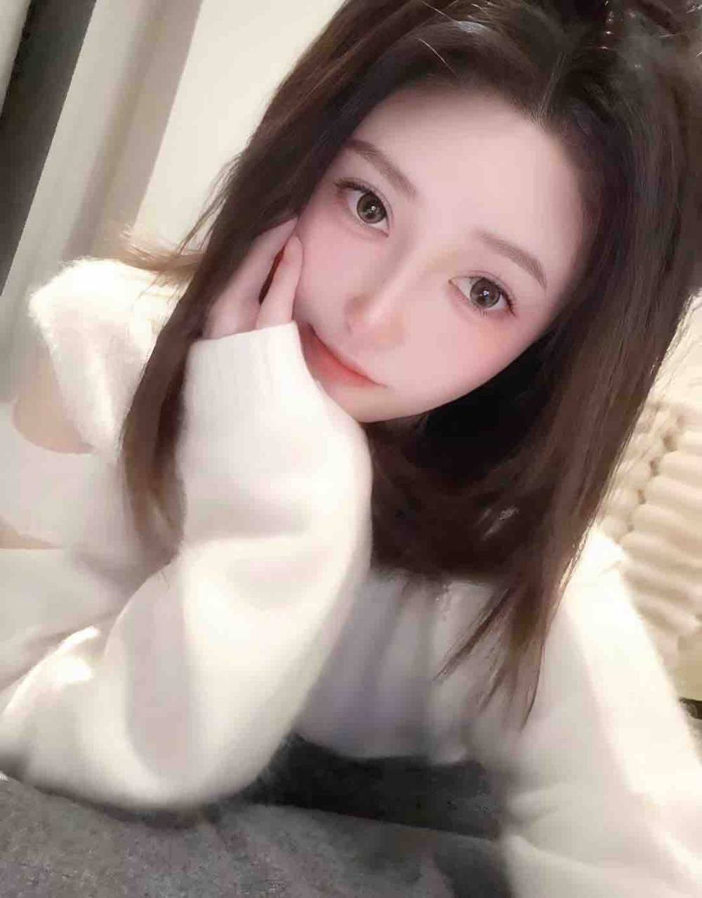 甜美学生妹Mavie