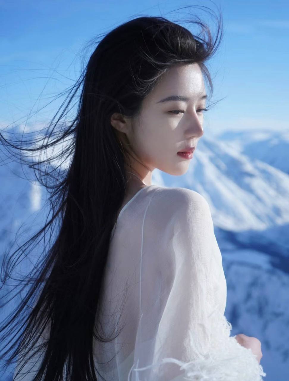 淡颜系美人Yolen