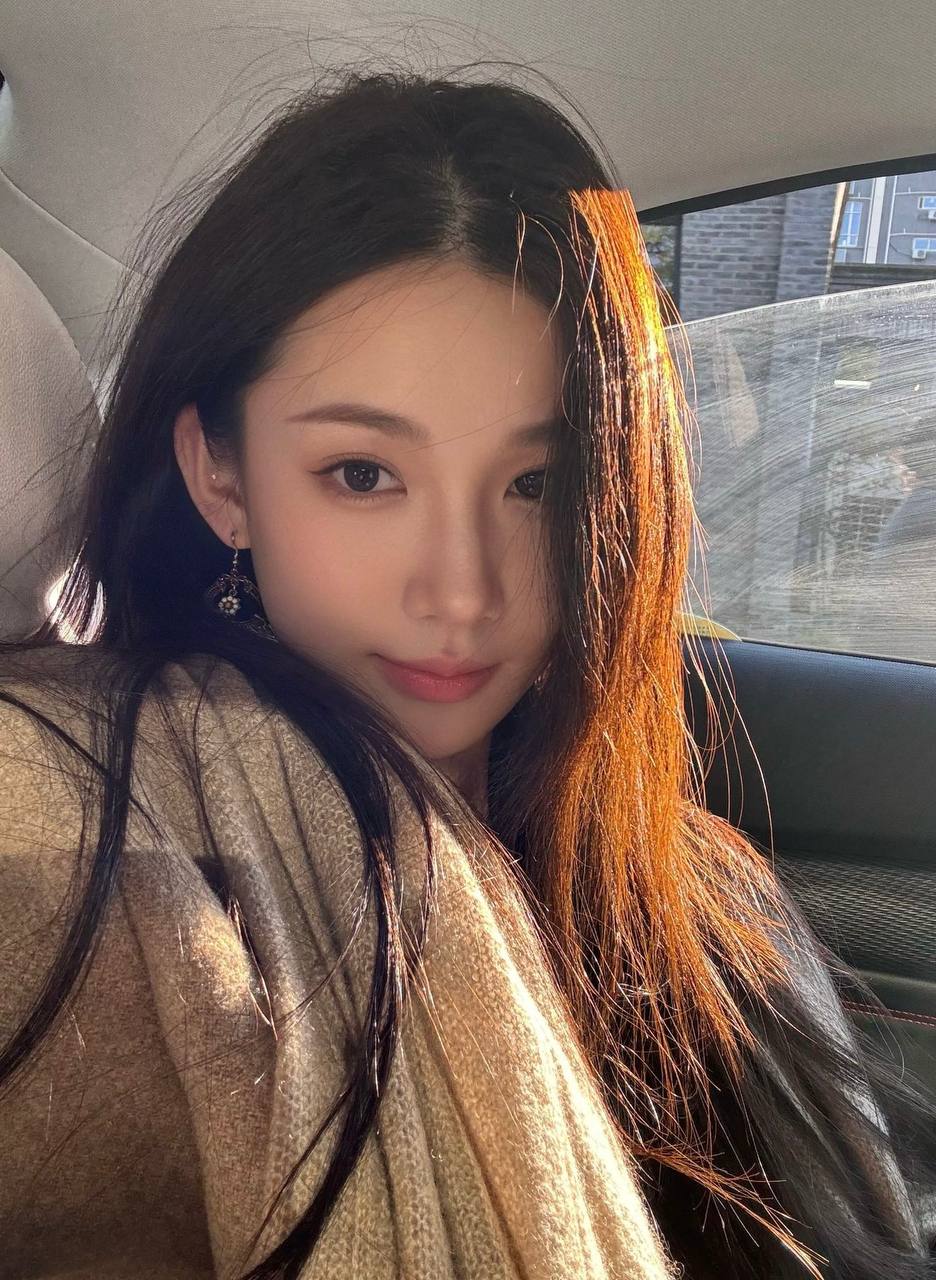 淡颜系美人Yolen