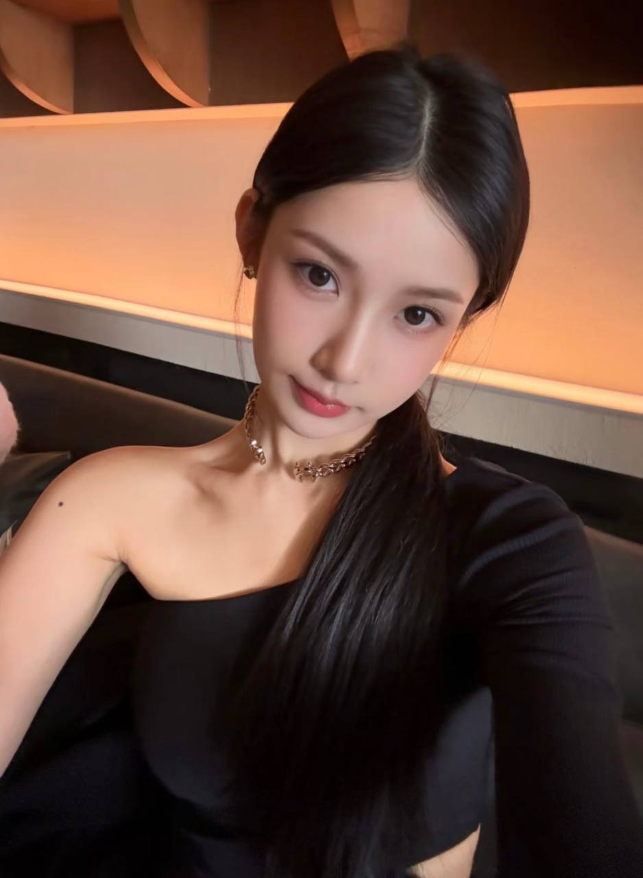 淡颜系美人Yolen