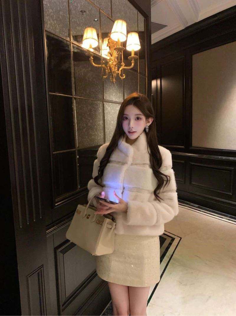 外形出众圈外女友Halyn