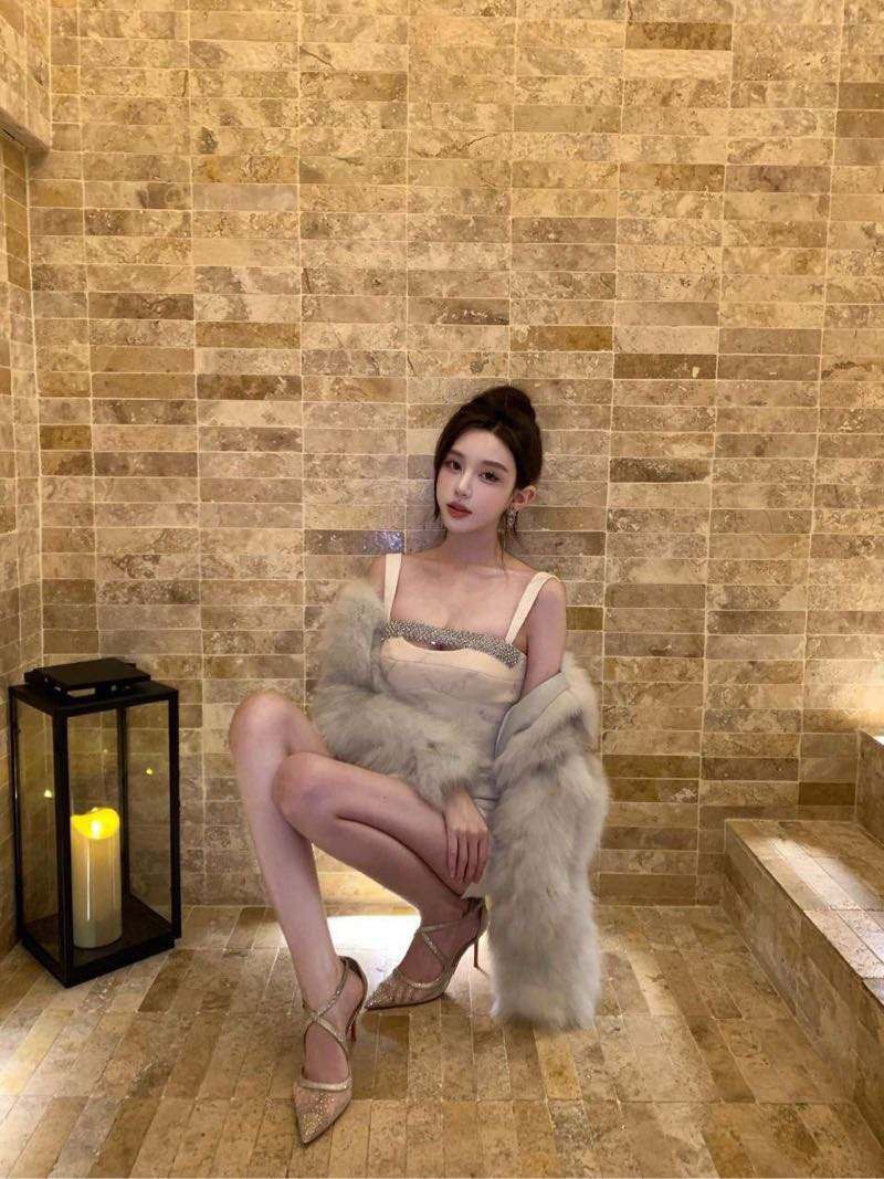 外形出众圈外女友Halyn