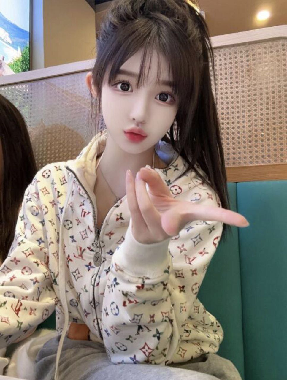 爆乳细腰娃娃脸Glene