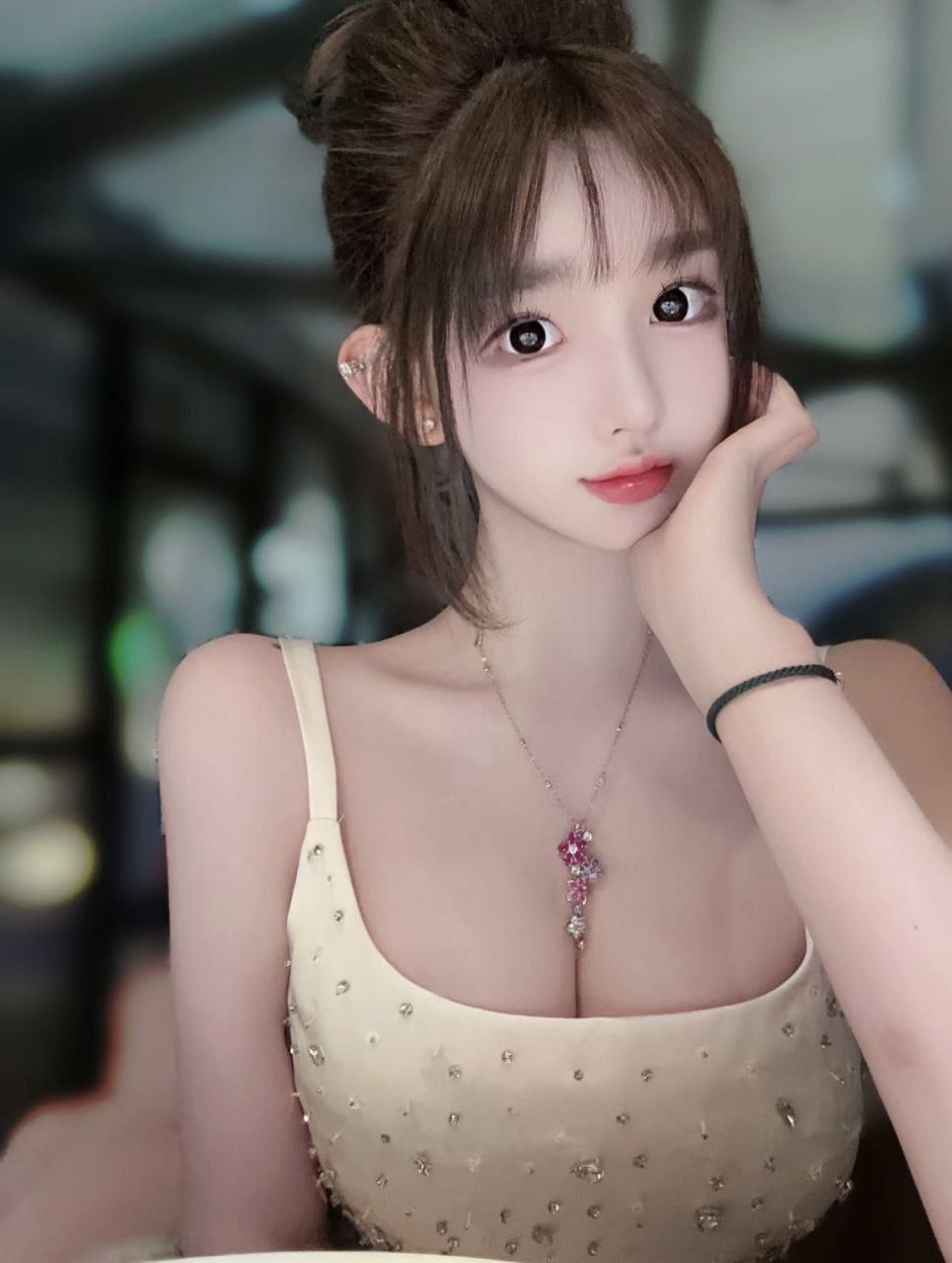 爆乳细腰娃娃脸Glene