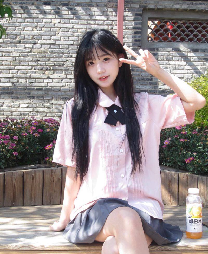 清纯可人小学妹Belin