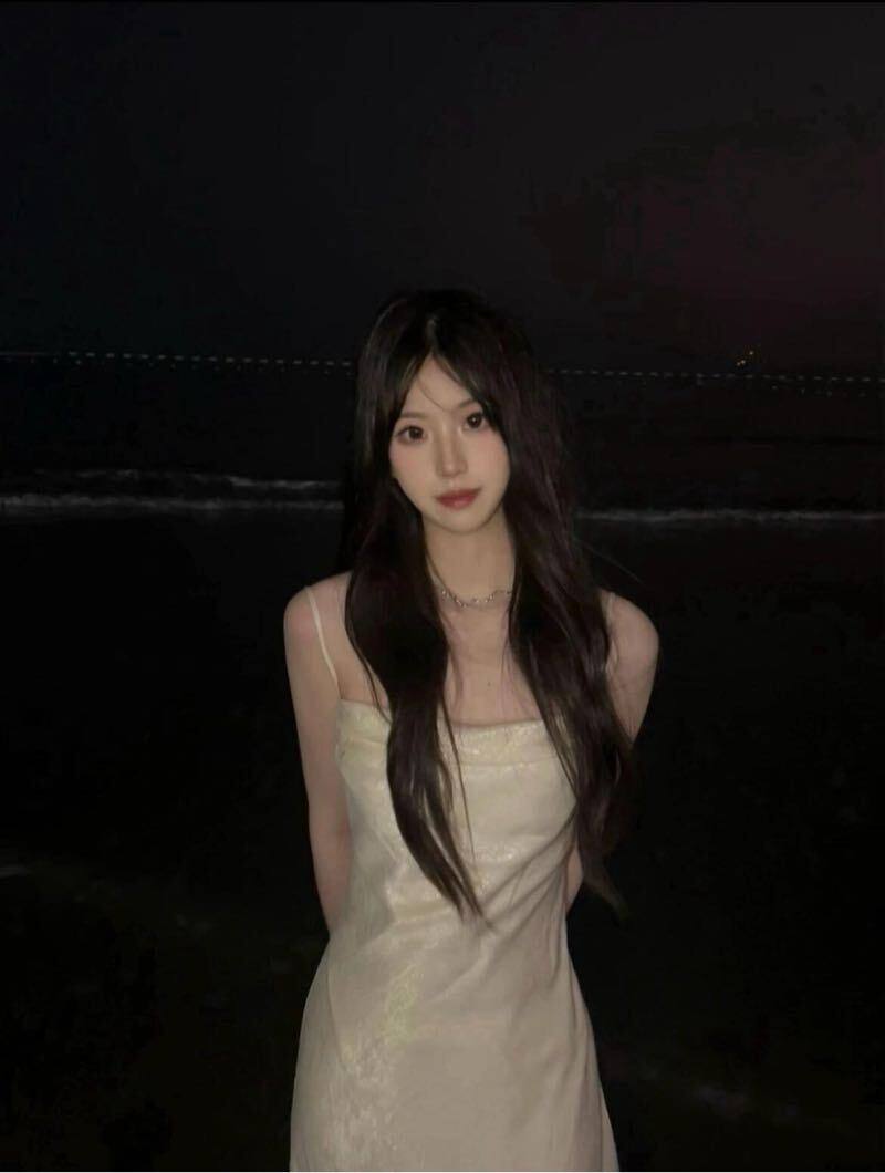 骨感纤细小姐姐Meria