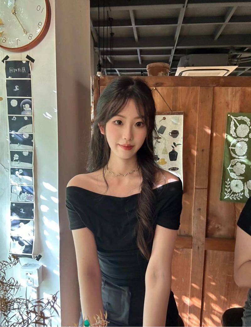 骨感纤细小姐姐Meria