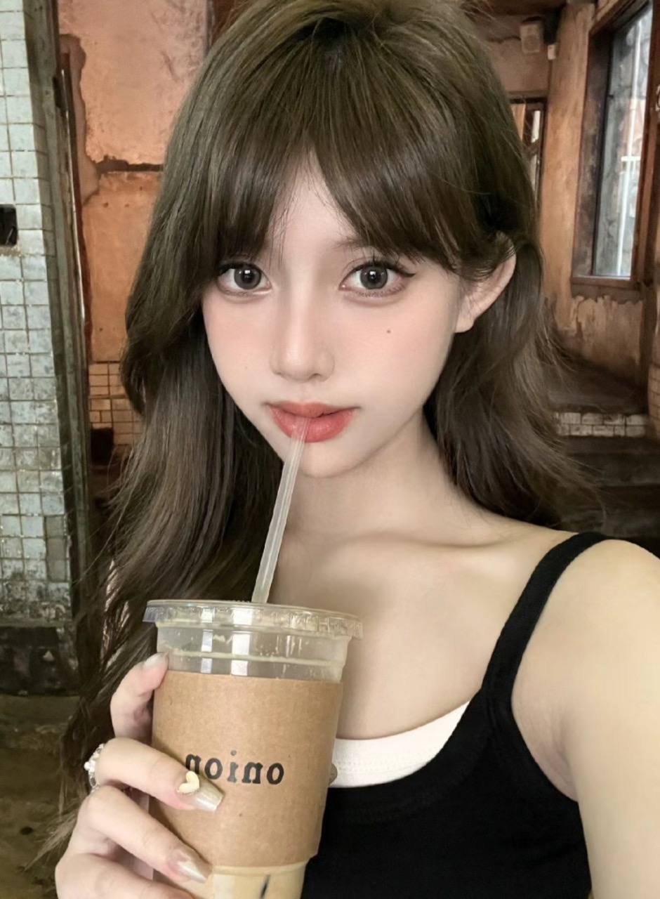 美术学院女生Miera