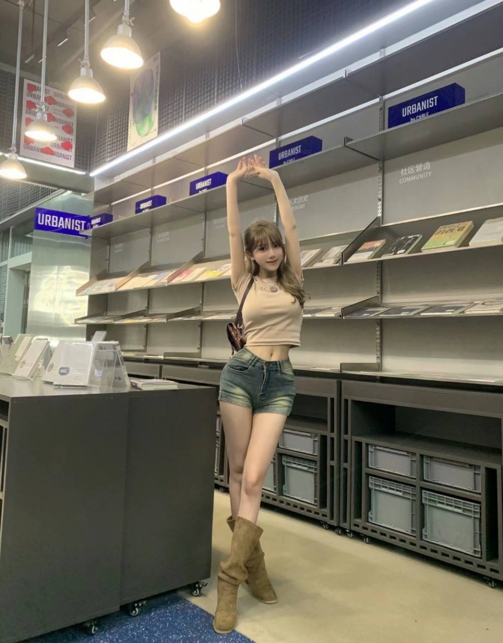 美术学院女生Miera