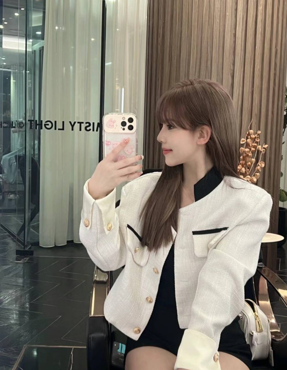 美术学院女生Miera