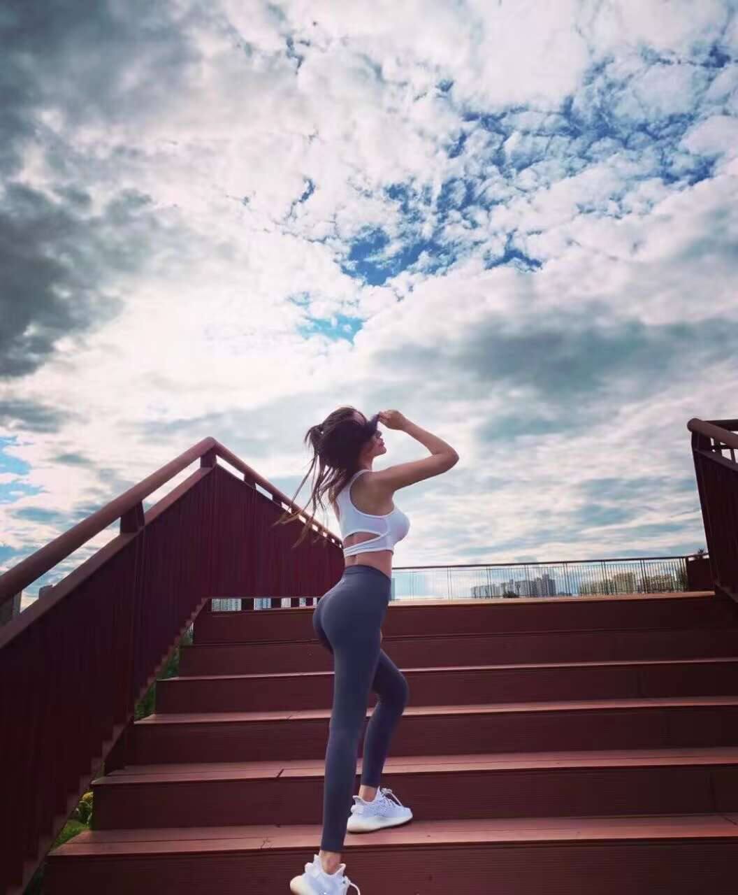 穿衣大牌留学生婧汐