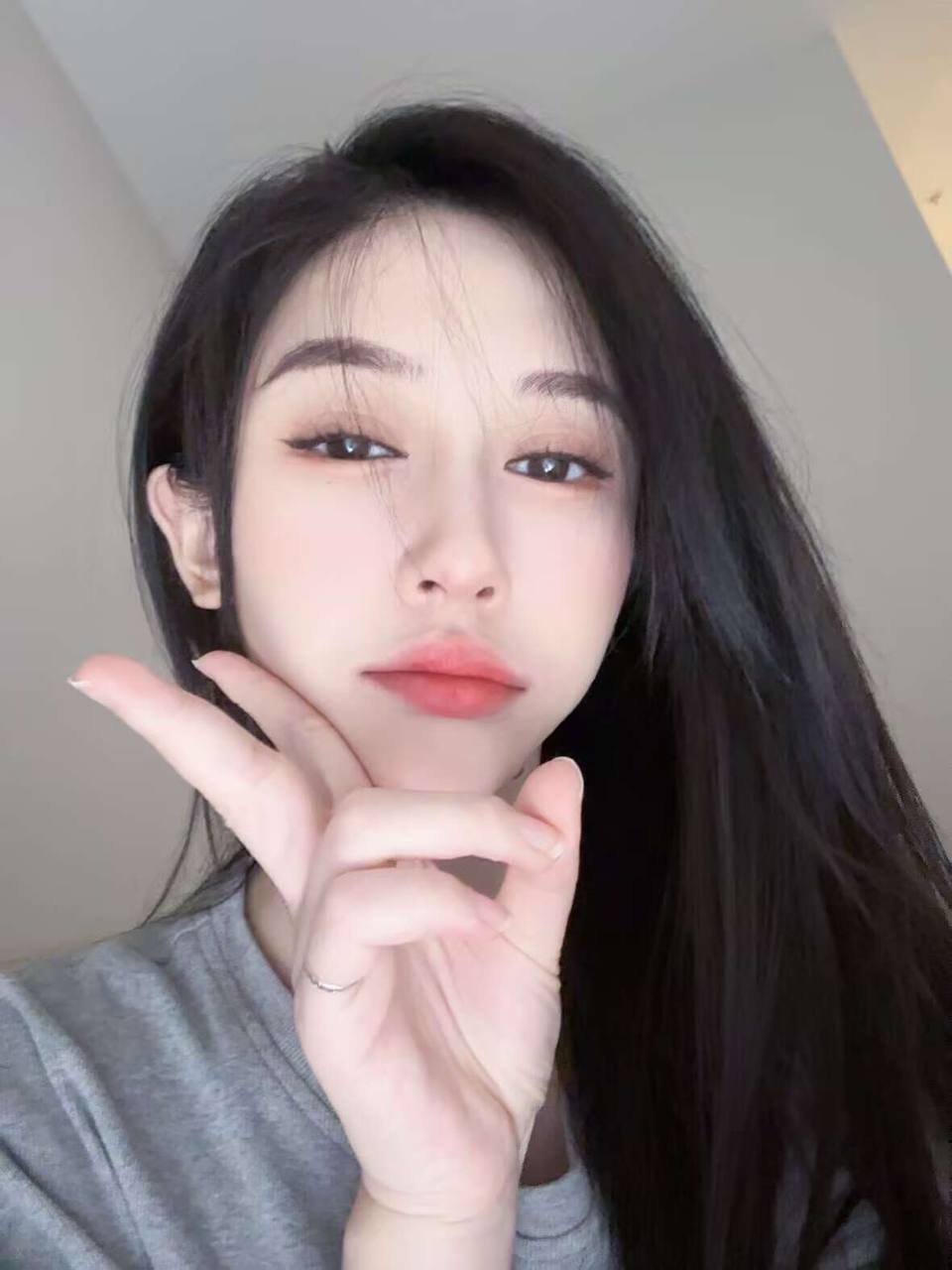 穿衣大牌留学生婧汐