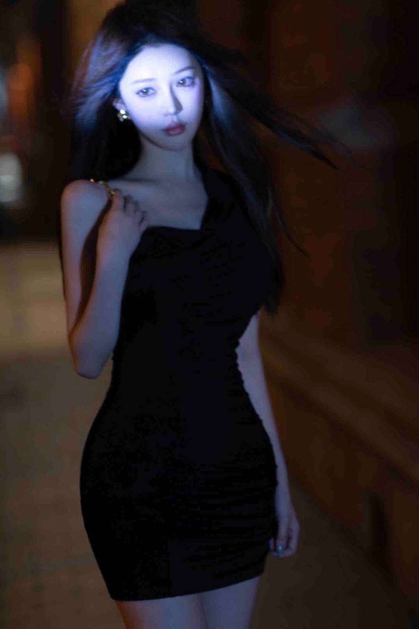 利落精巧脸蛋Eryah