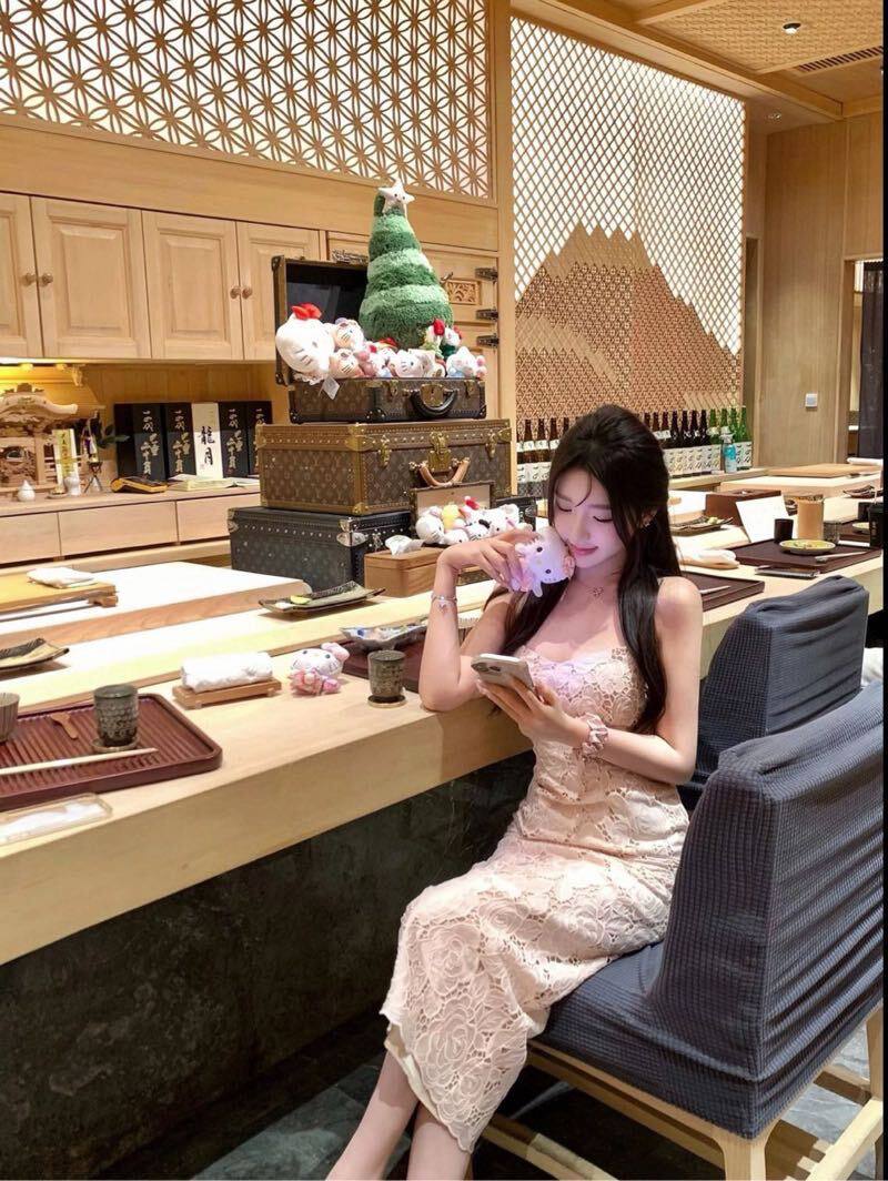 精致小女友若嫣