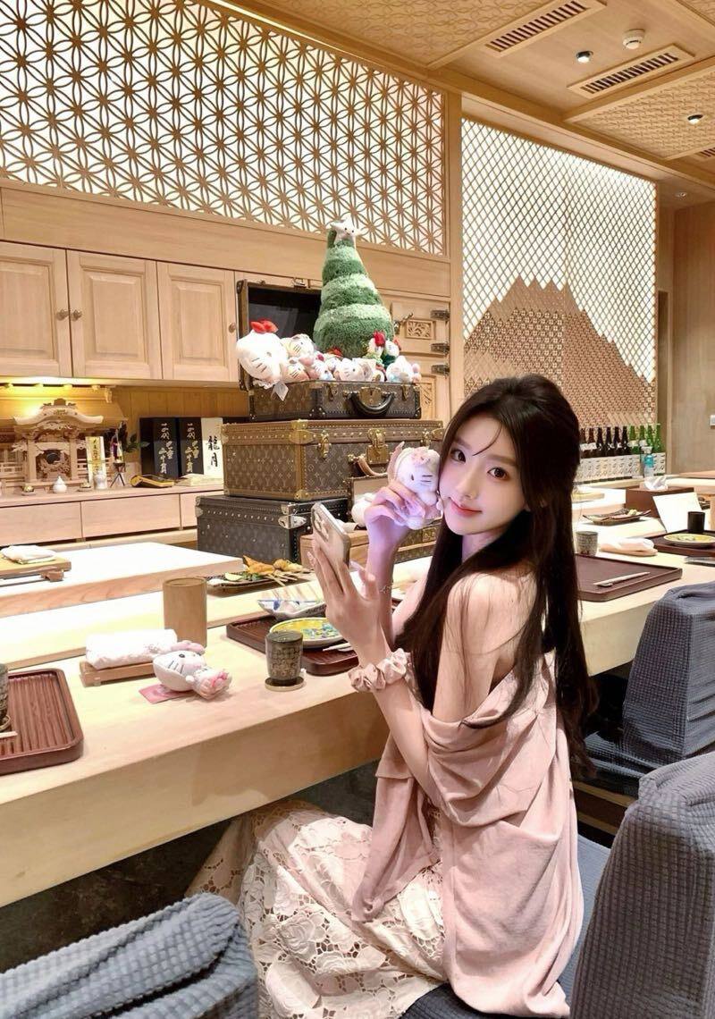 精致小女友若嫣