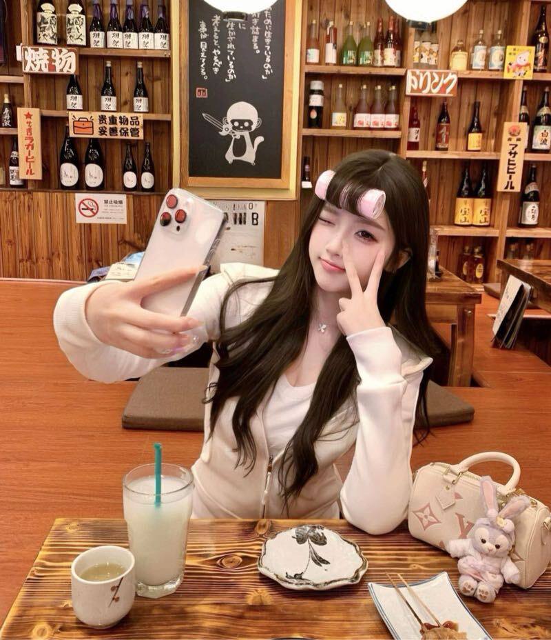 精致小女友若嫣