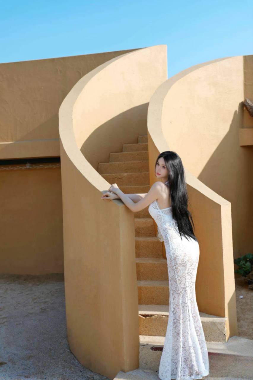 清雅气场女神依尹