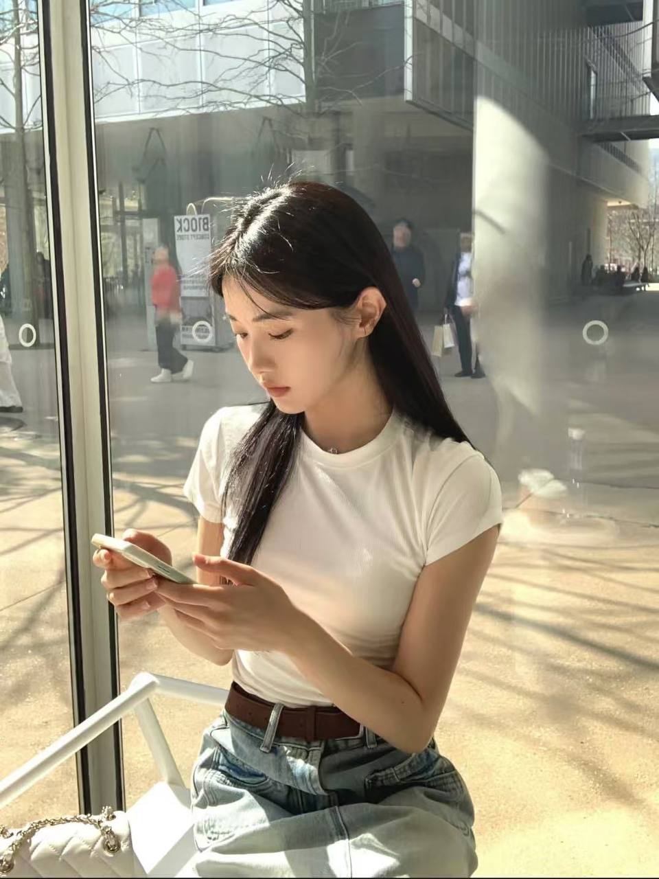 白皙系美女允悦