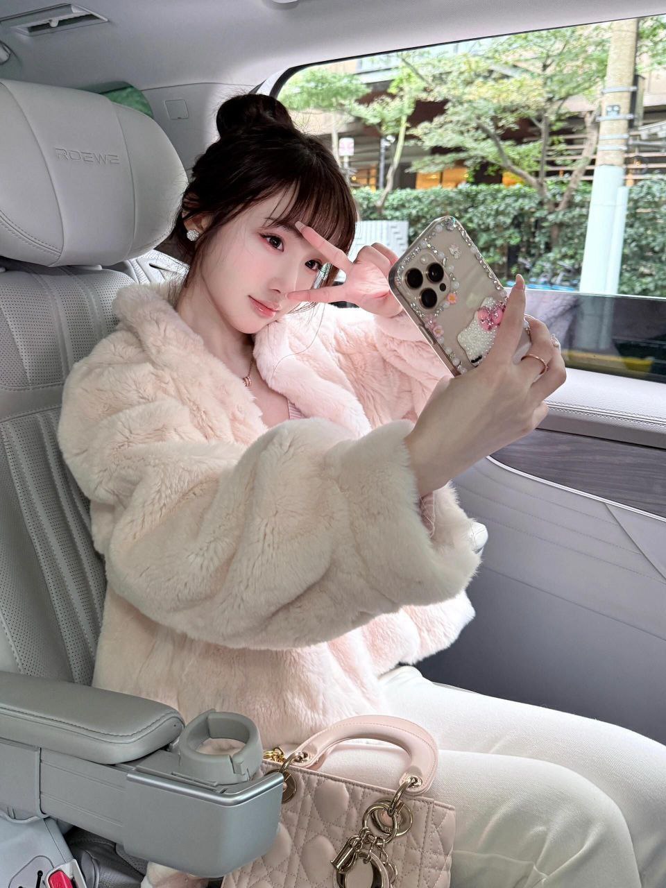 护肤品牌合作艺人Velor