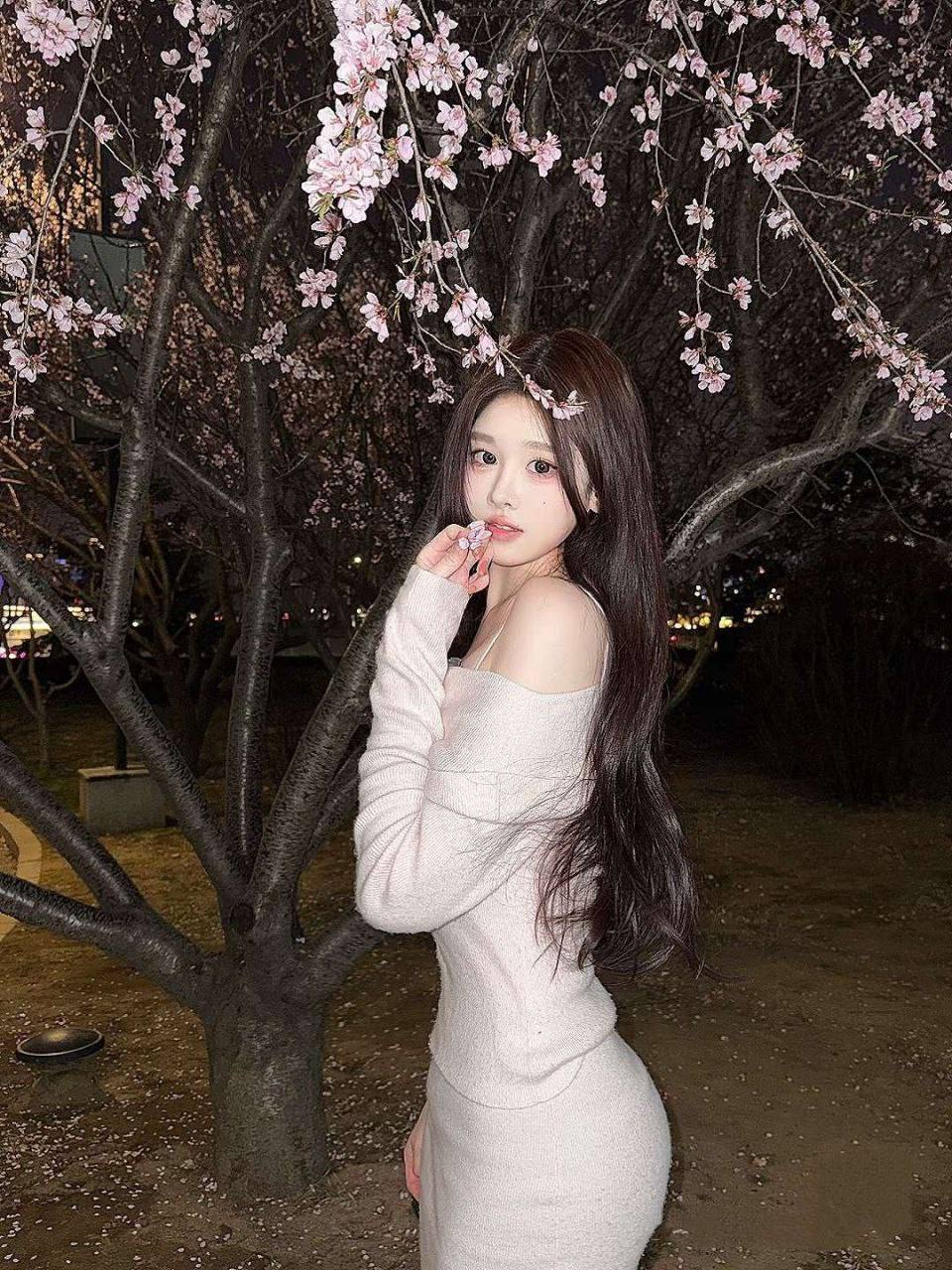 清秀幼态妹妹昕然