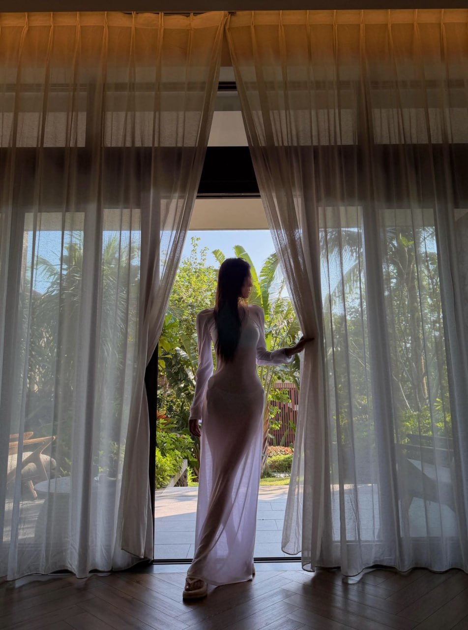 曲线迷人小姐姐米兰