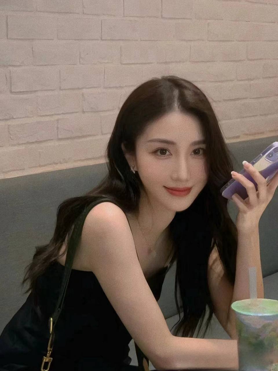 爱舞蹈的御姐Tovin