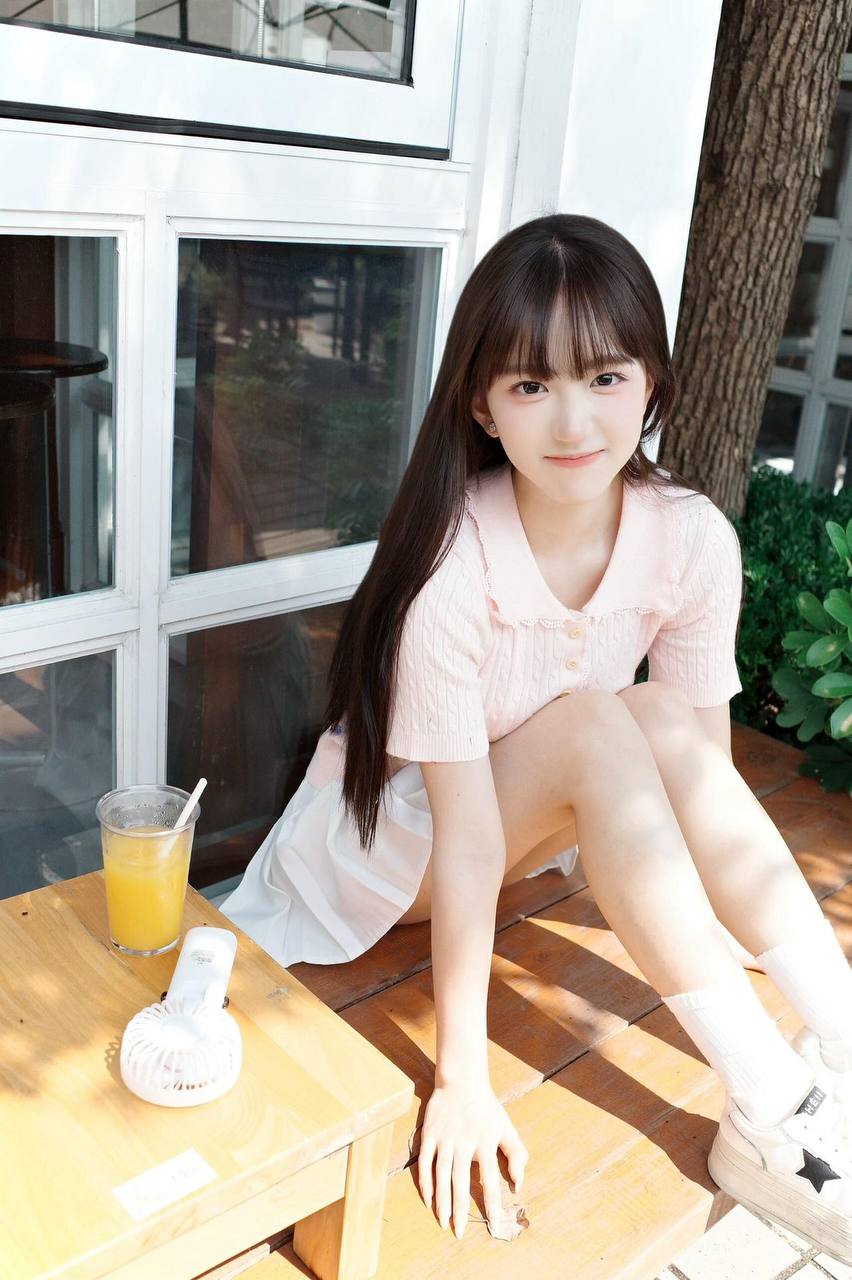 身形气质兼具学妹Devin