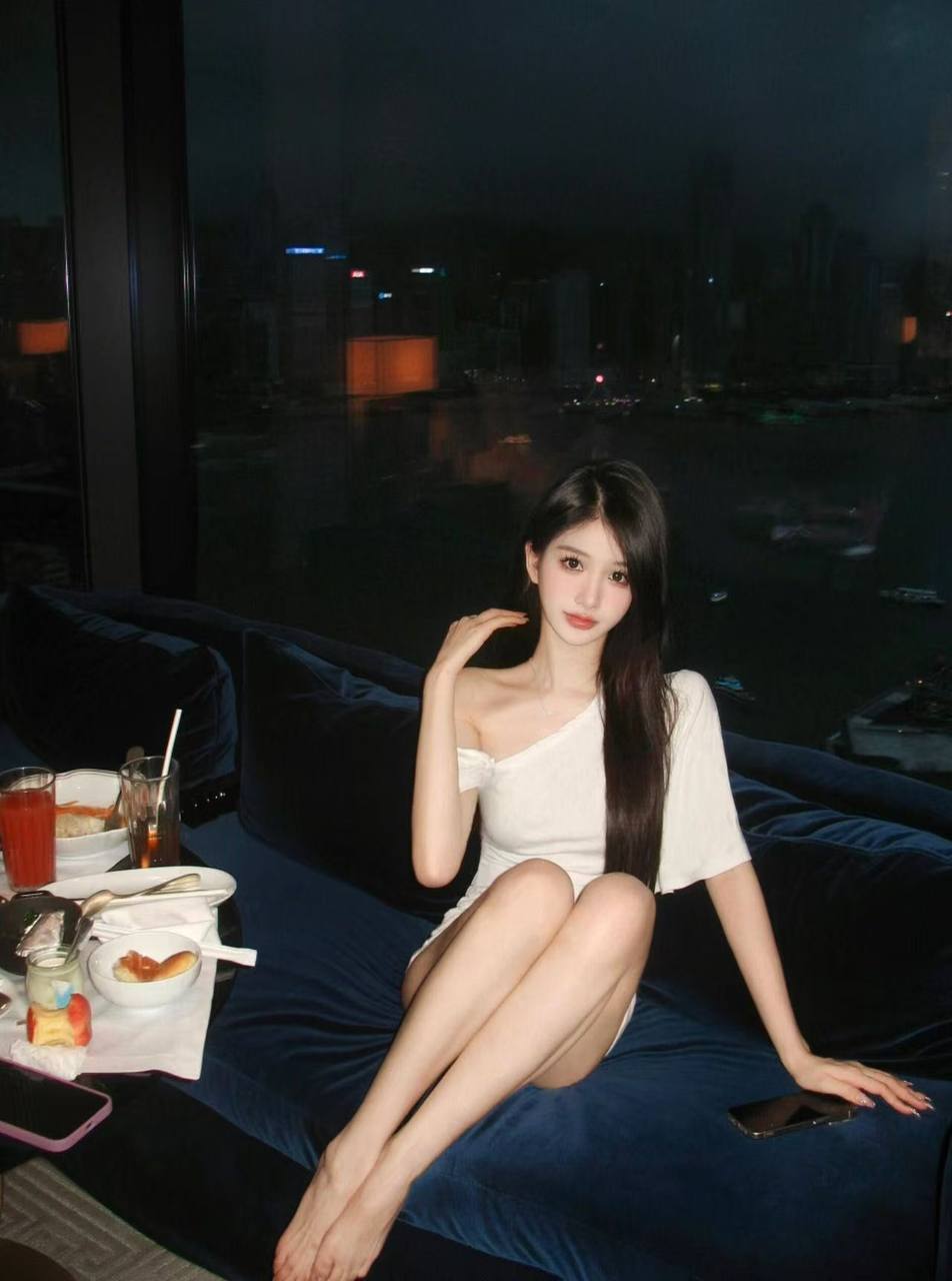 视频博主慕婉