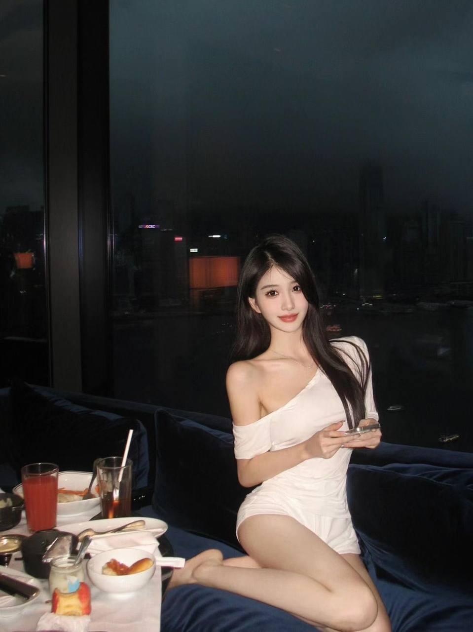 视频博主慕婉