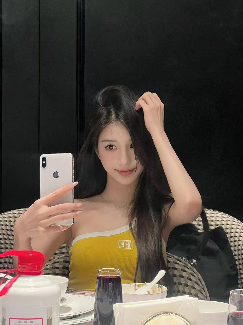视频博主慕婉