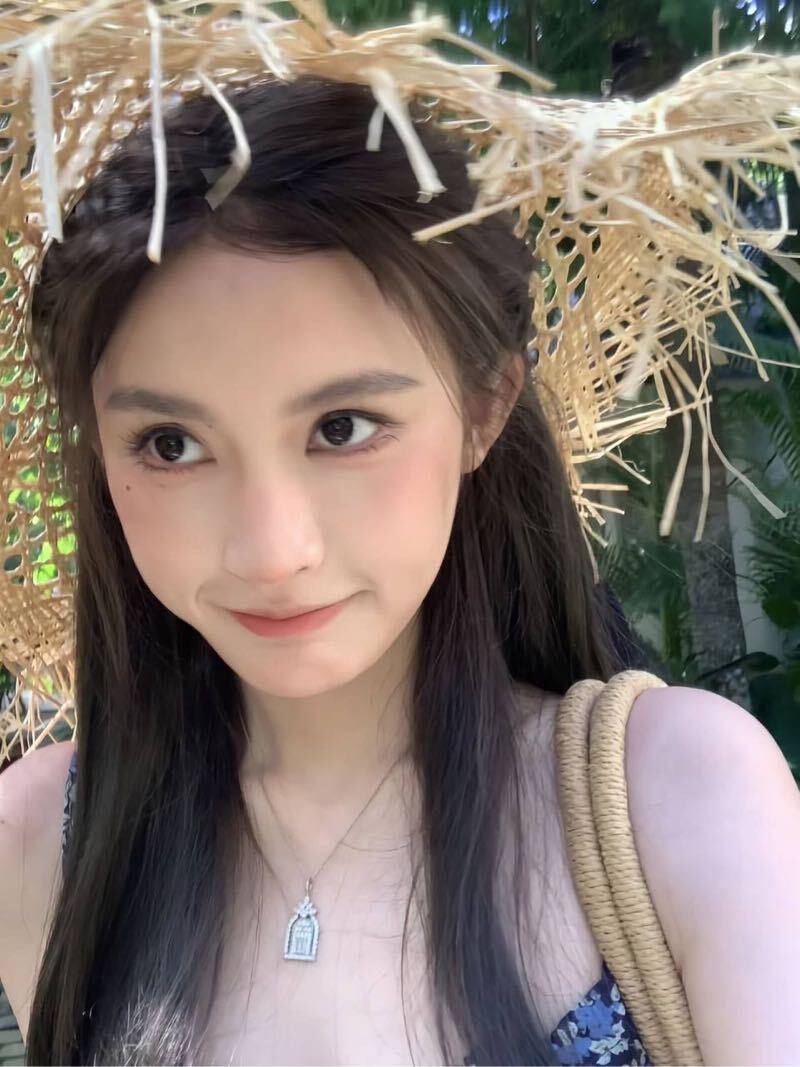 甜欲小白花Raina