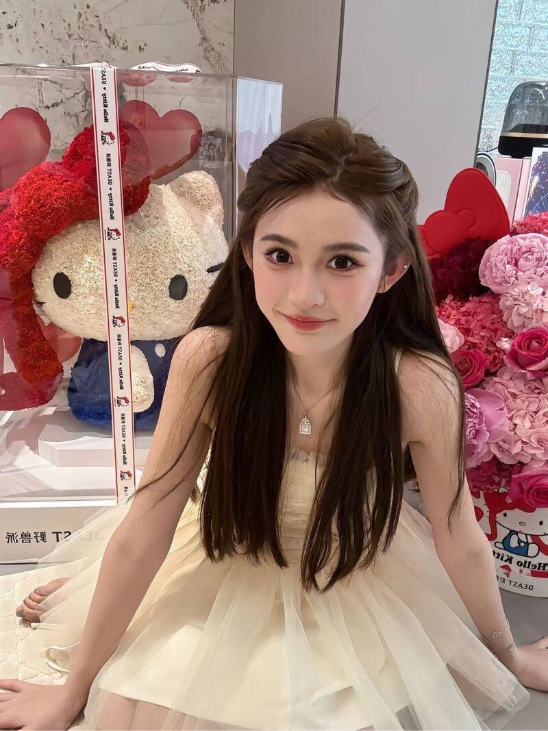 甜欲小白花Raina