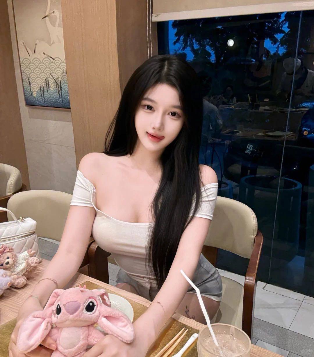 性感香唇小姐姐Mirelle