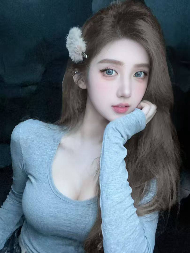 美妆博主Rosalie