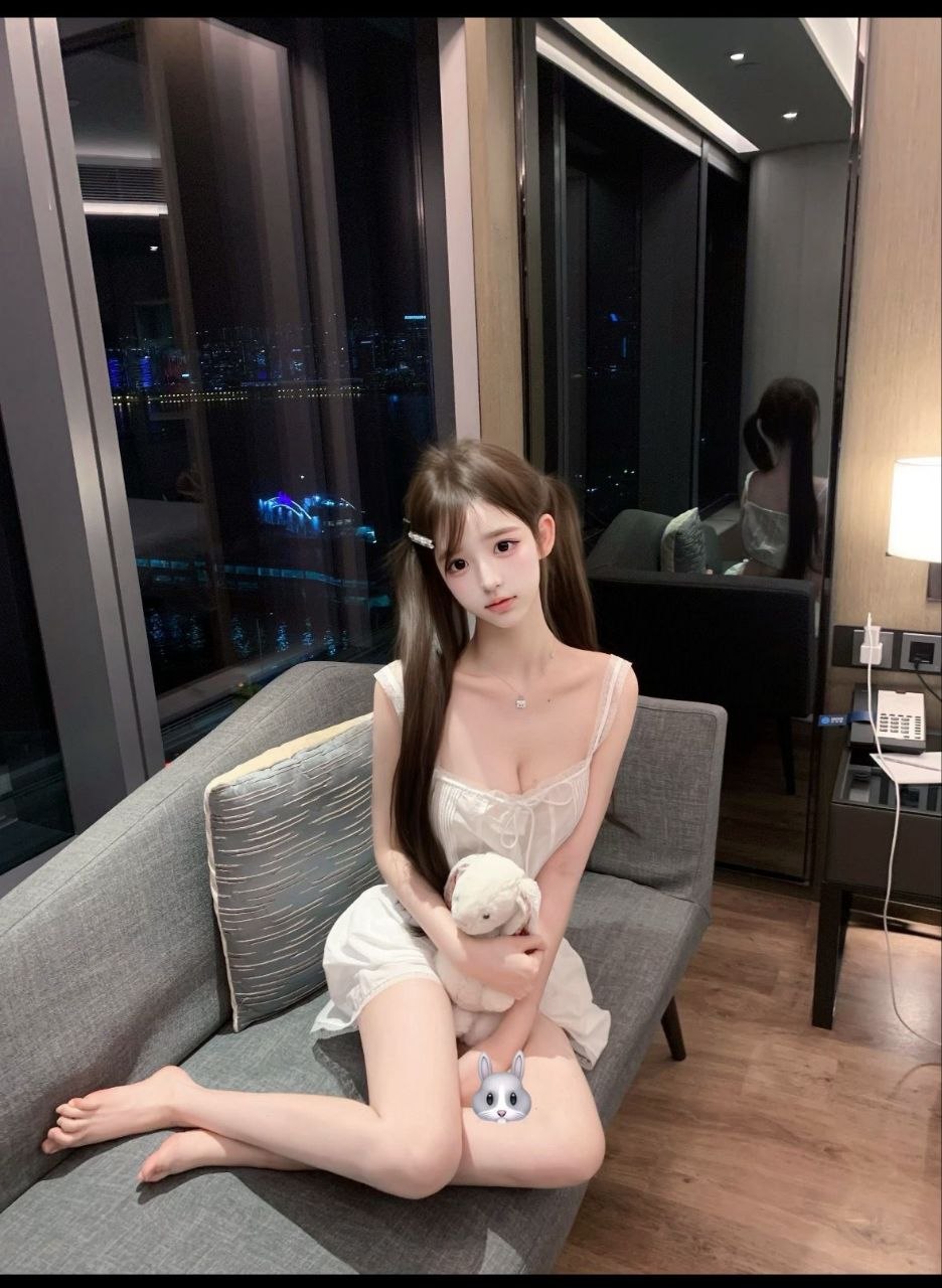 爱笑开朗双马尾舒舒