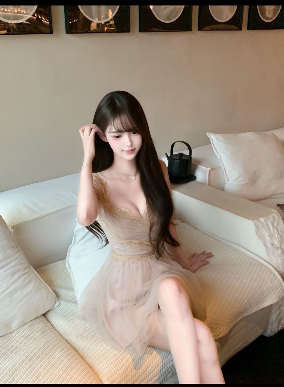 爱笑开朗双马尾舒舒