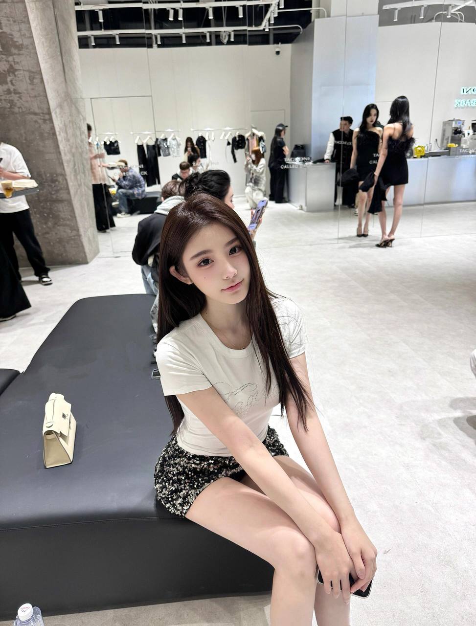 洋气清冷感美少女婧妍