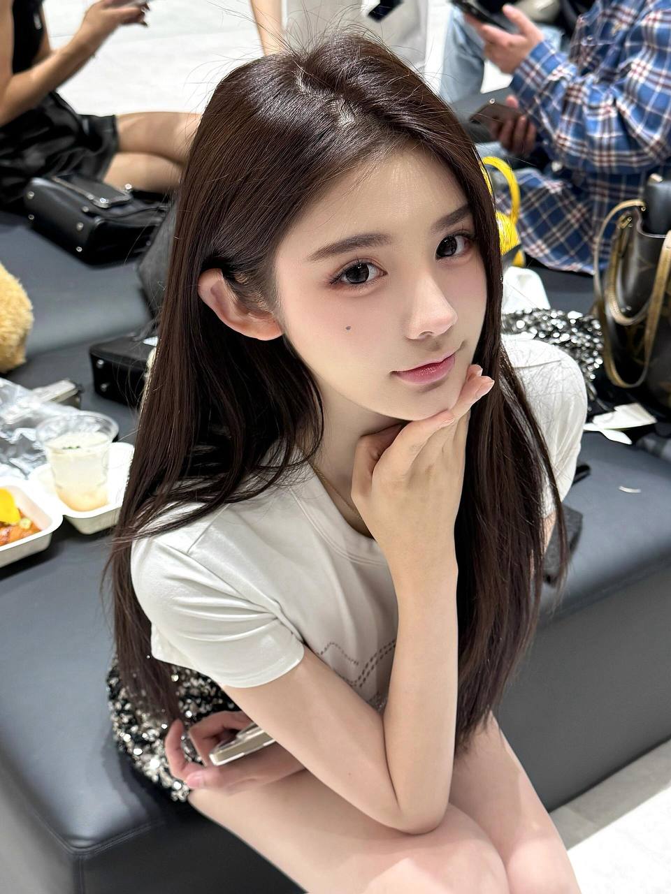 洋气清冷感美少女婧妍