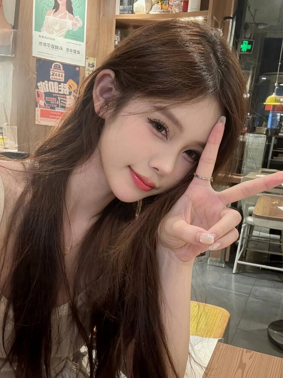 气质灵动美女安莉