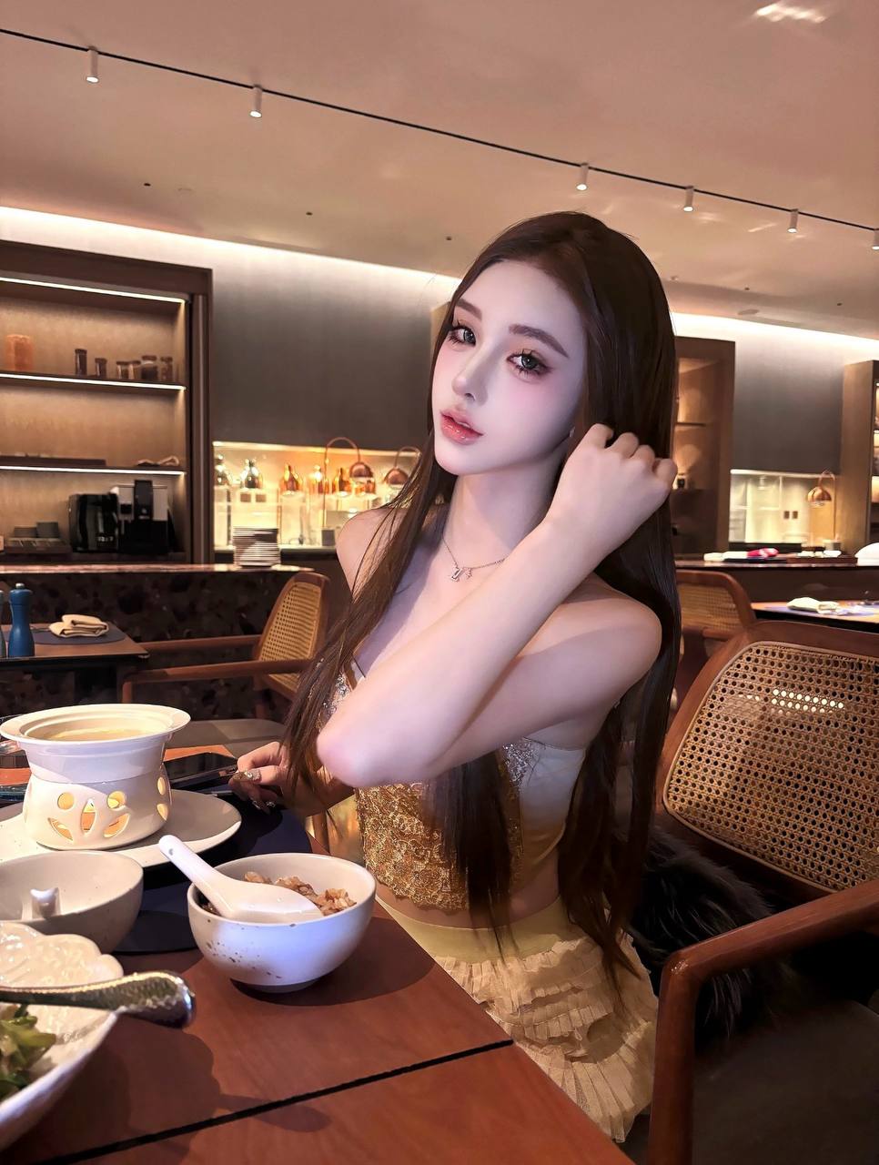 精致美妆网红阿夏